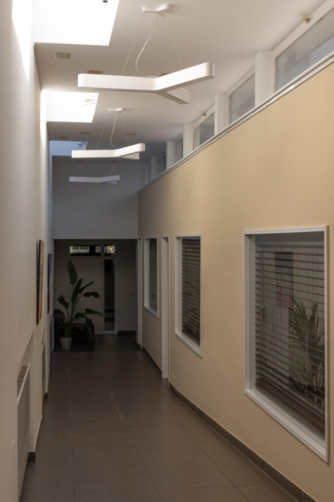 causa_hall